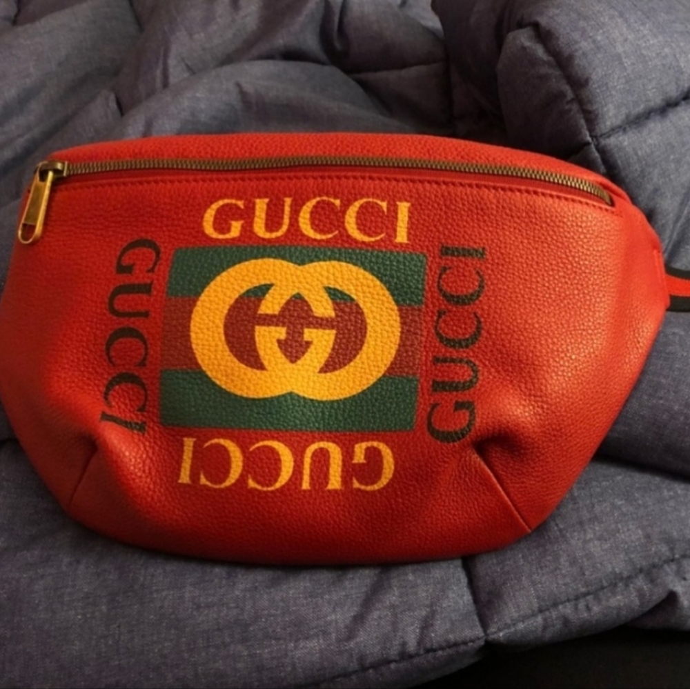Gucci logo belt bag